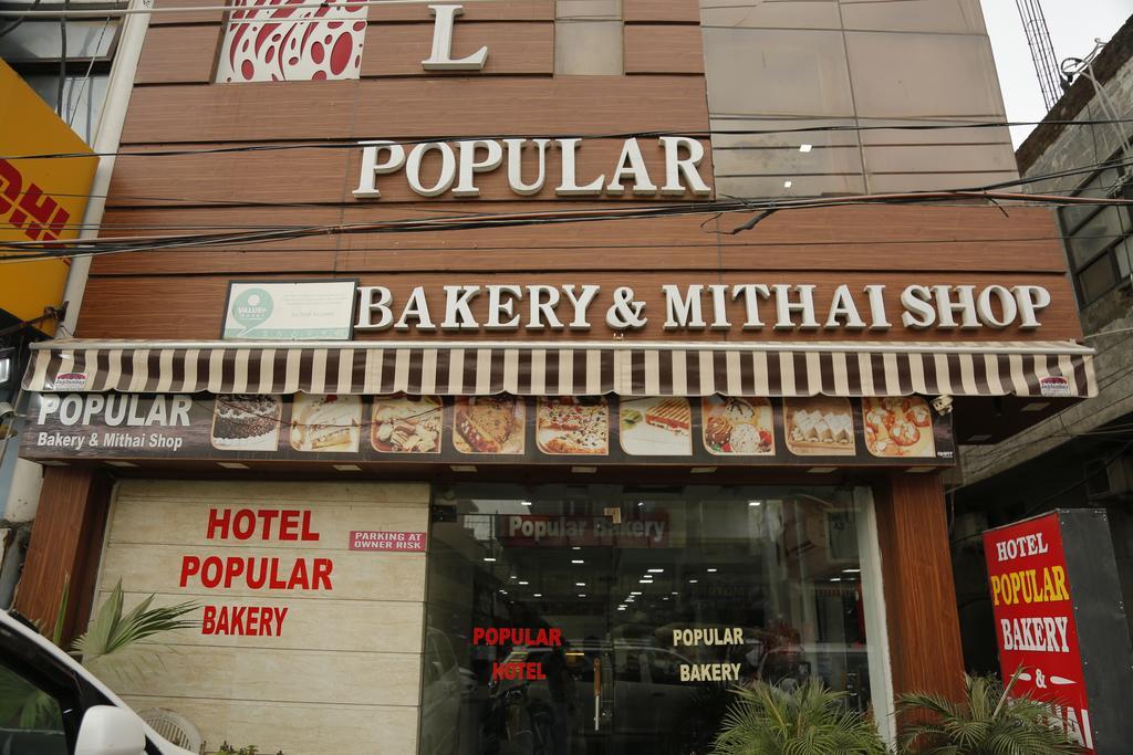 Hotel Popular Amritsar Bagian luar foto