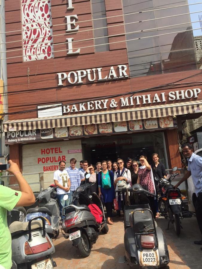 Hotel Popular Amritsar Bagian luar foto