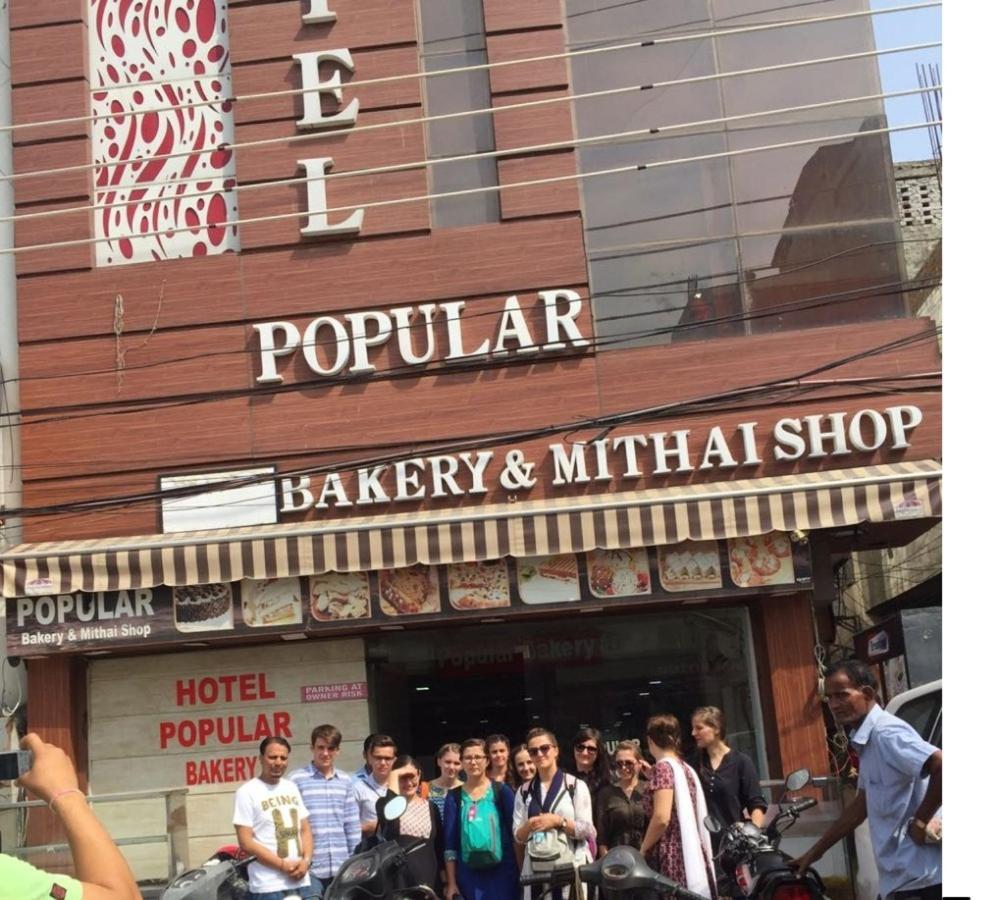 Hotel Popular Amritsar Bagian luar foto